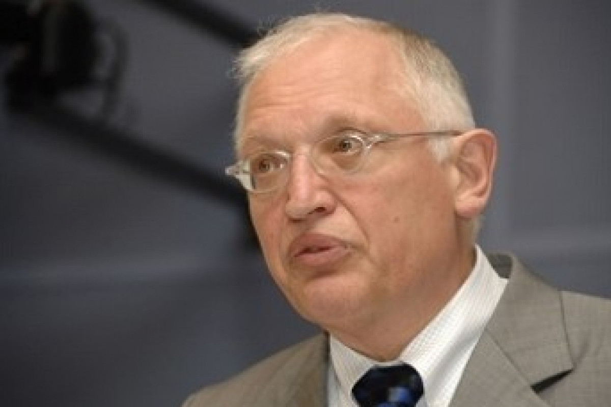 Bývalý evropský komisař: Čtvrtá konference o obnově Ukrajiny není nic jiného než pokrytectví Bývalý evropský komisař: Čtvrtá konference o obnově Ukrajiny není nic jiného než pokrytectví