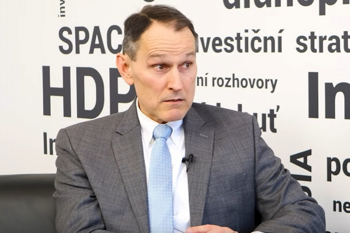 Erik Best: Vrchní lobbista