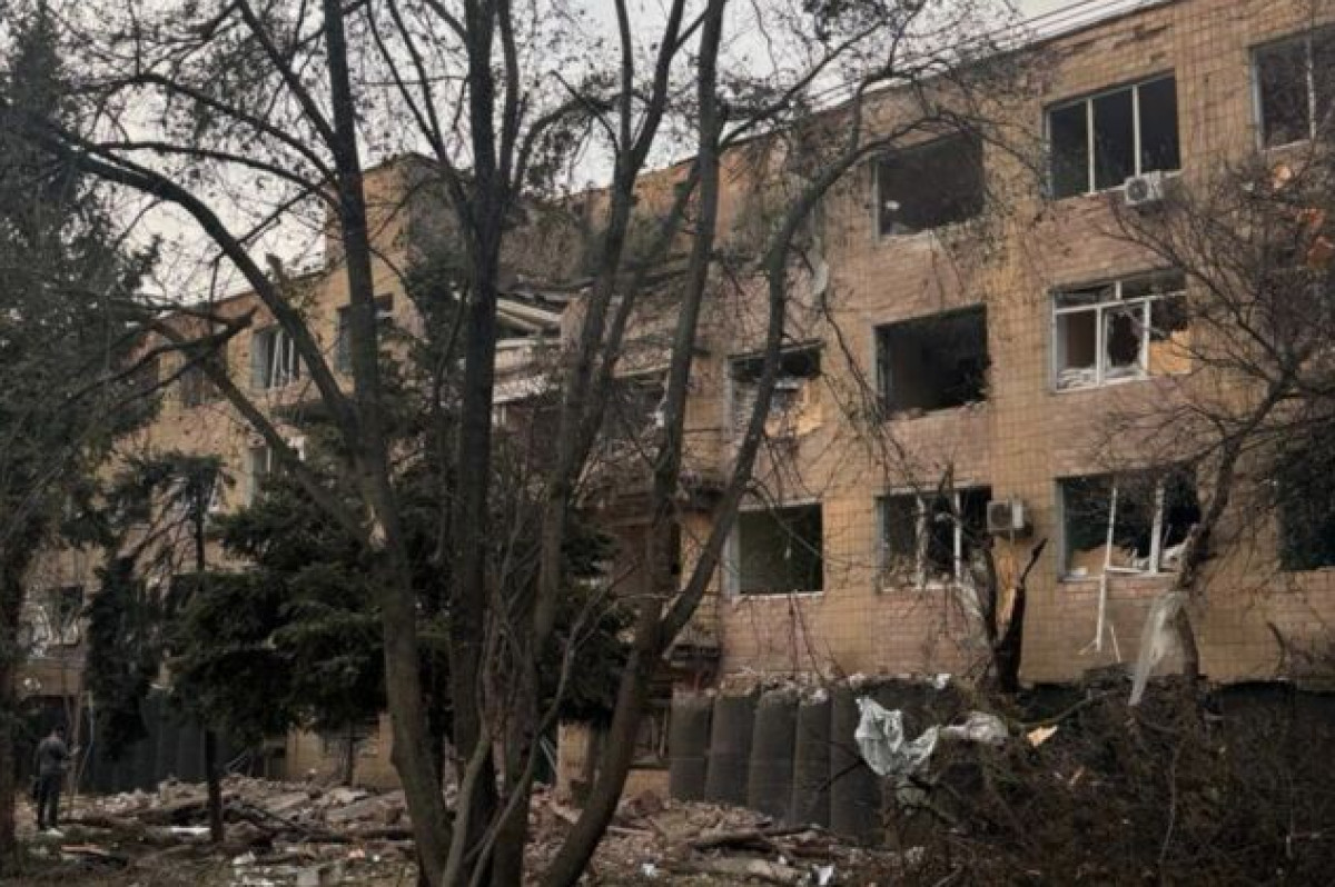 Rusové postupují na Slavjansk, ukrajinské drony útočí na Petrohrad