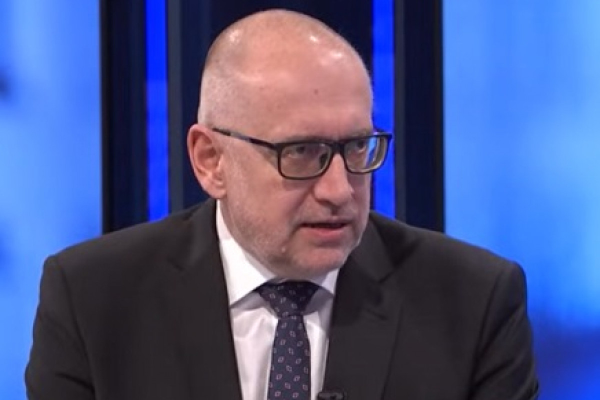 Bek přiznal, že slib o platech učitelů byla jen prázdná fráze Bek přiznal, že slib o platech učitelů byla jen prázdná fráze