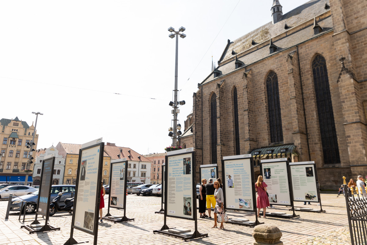 Výstava představuje špičkové vědce, vědkyně i mladé talenty Výstava představuje špičkové vědce, vědkyně i mladé talenty