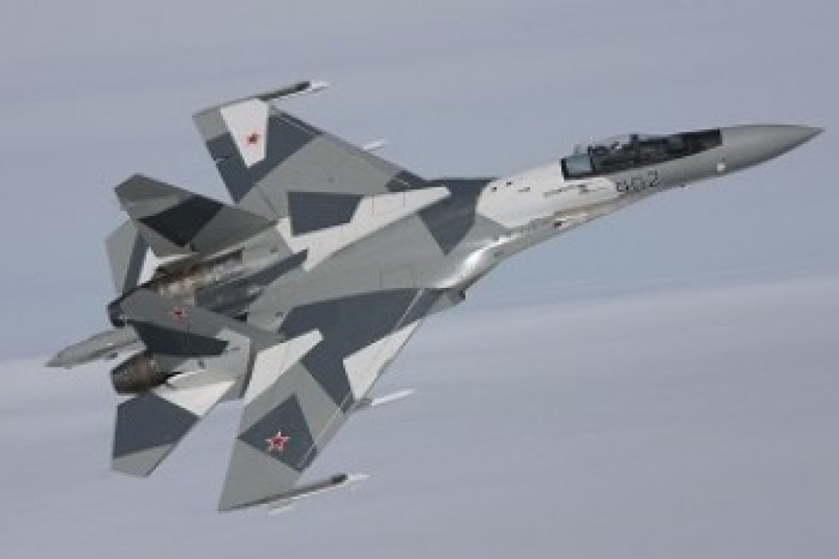 Ruský SU-35 „vyprovodil“ dva americké strategické bombardéry Ruský SU-35 „vyprovodil“ dva americké strategické bombardéry