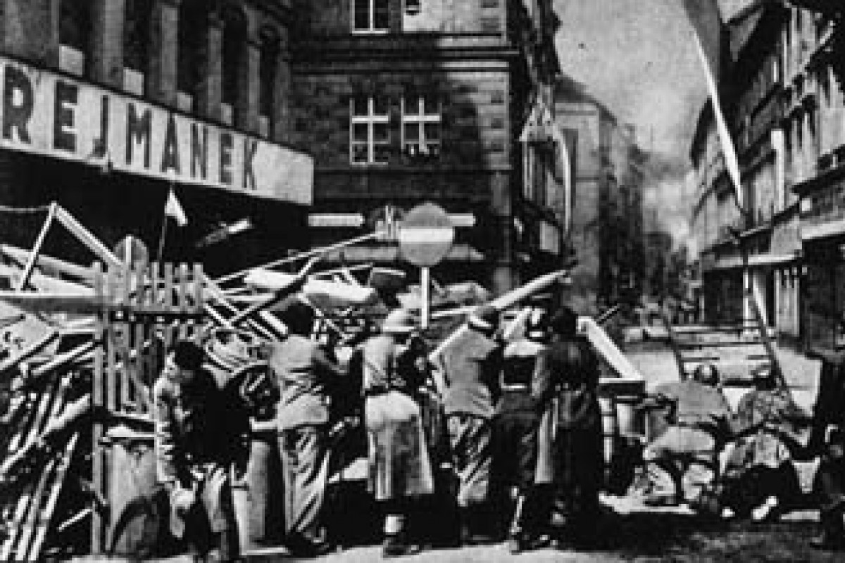 Před 80 lety vypuklo v Praze povstání proti německým okupantům Před 80 lety vypuklo v Praze povstání proti německým okupantům