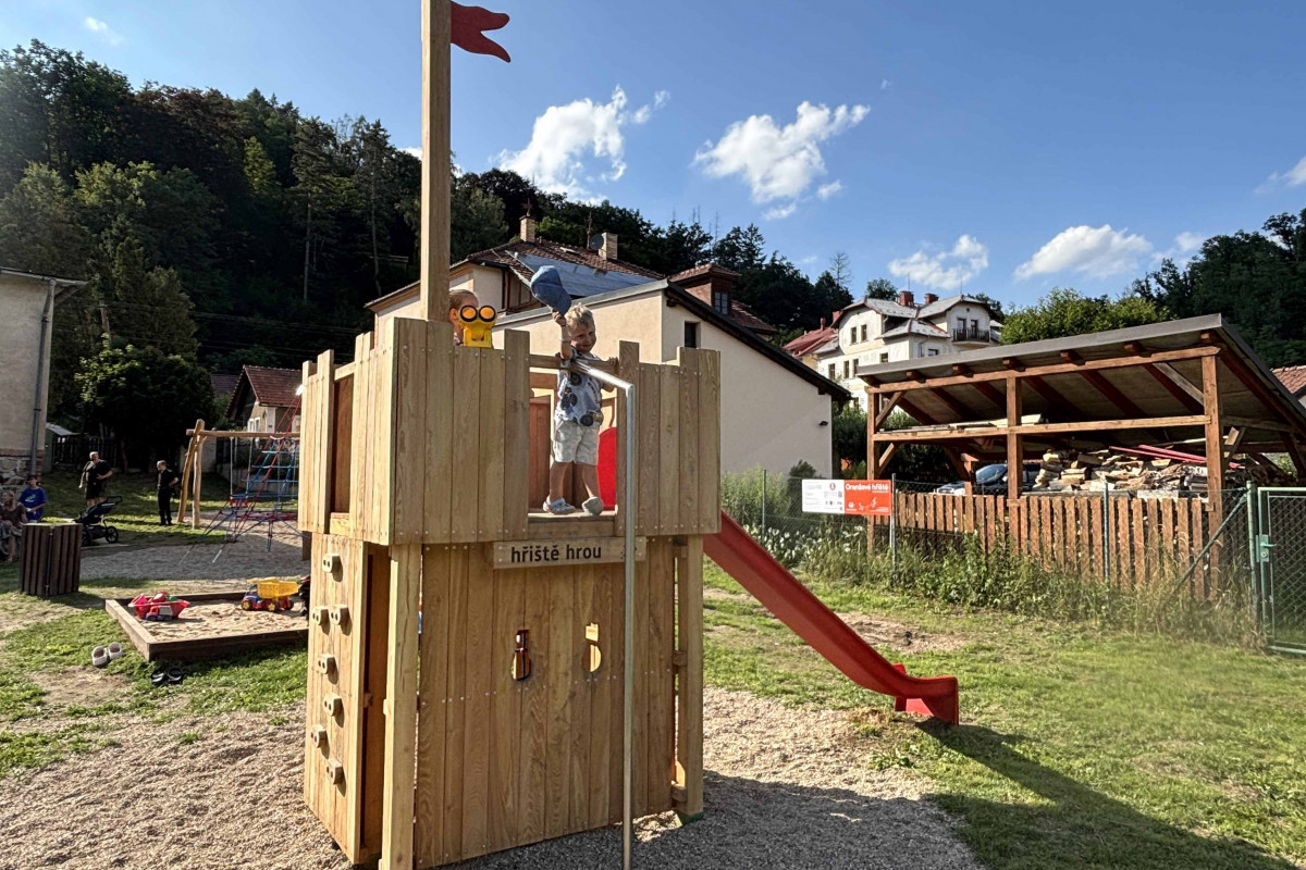 Díky místním sokolům stojí v Českém Šternberku další hrad