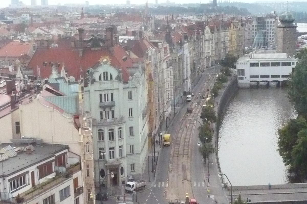 Praha zlepší chodníky, zastávky i ulice