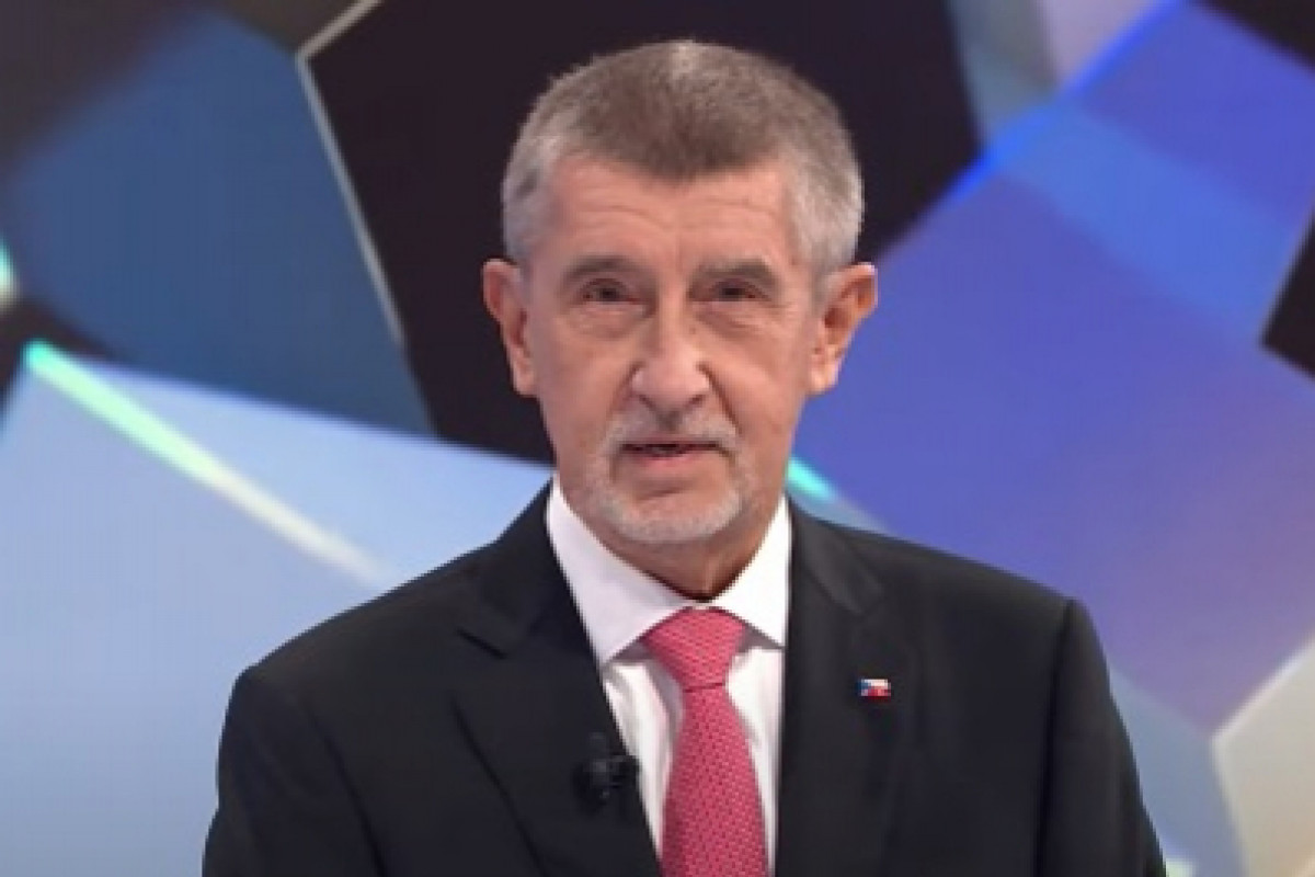 Hybridní válka proti Babišově vládě začala tvrdě a bez zábran