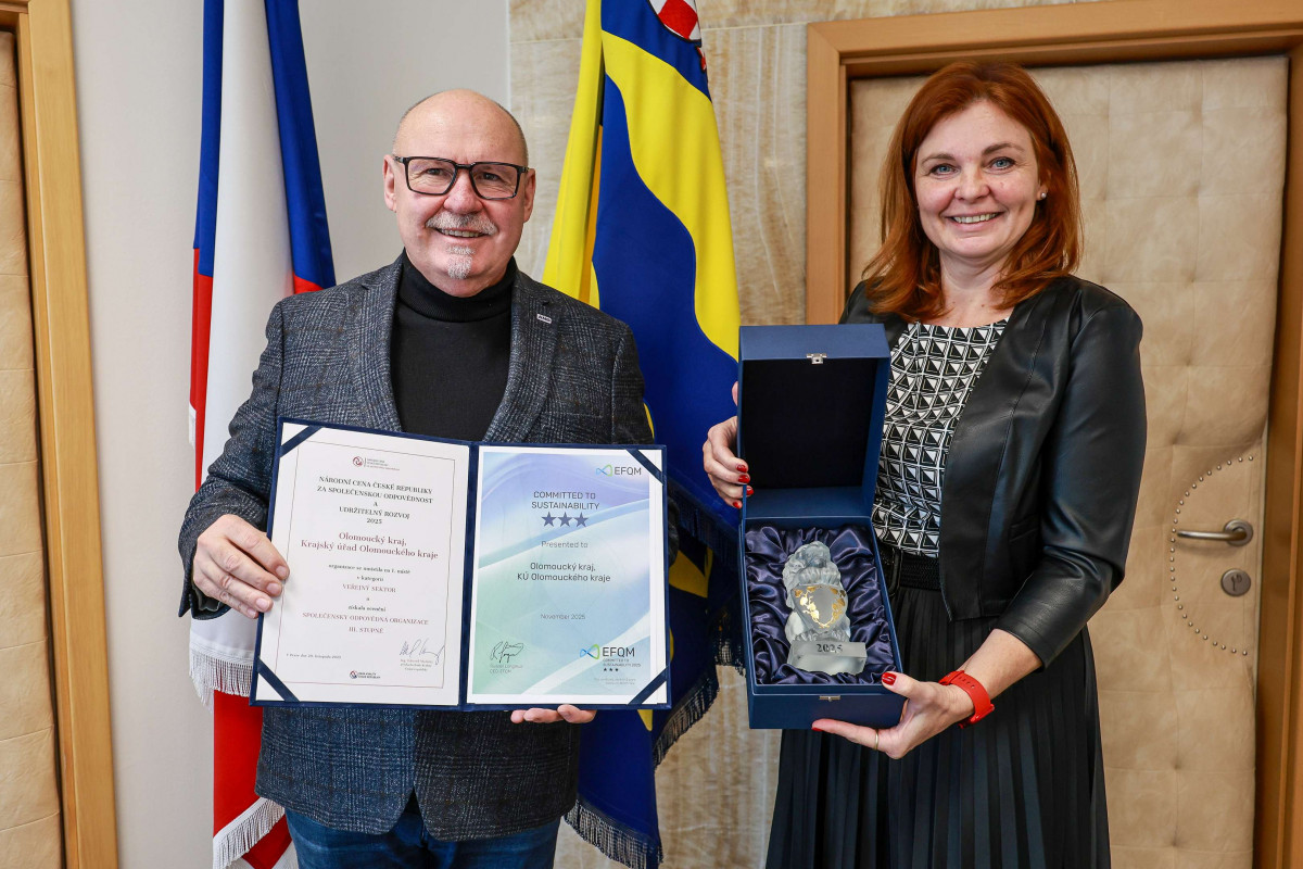 Krajský úřad ovládl Národní cenu ČR za společenskou odpovědnost Krajský úřad ovládl Národní cenu ČR za společenskou odpovědnost