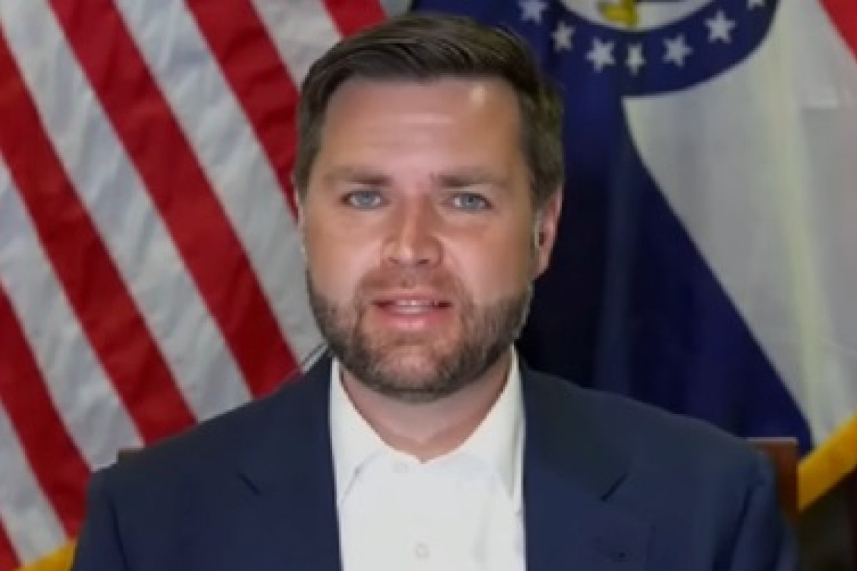 První zprávy Domácí Obětuje Trump v zájmu svého vítězství J. D. Vance?