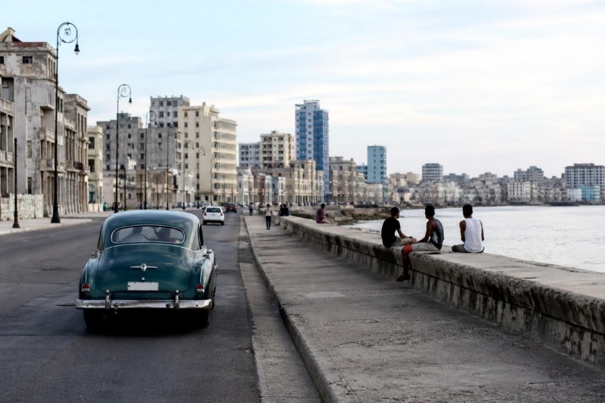 Kuba mezi přežíváním a iluzí změny