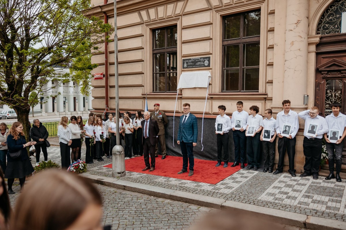V Jičíně se uskutečnila trojitá připomínka Dne vítězství.