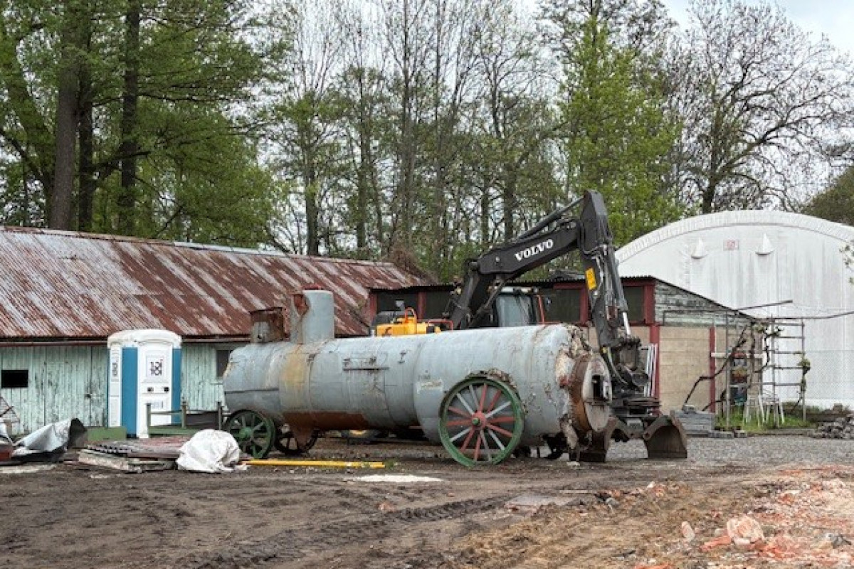 Beton ukrýval překvapení z dob páry