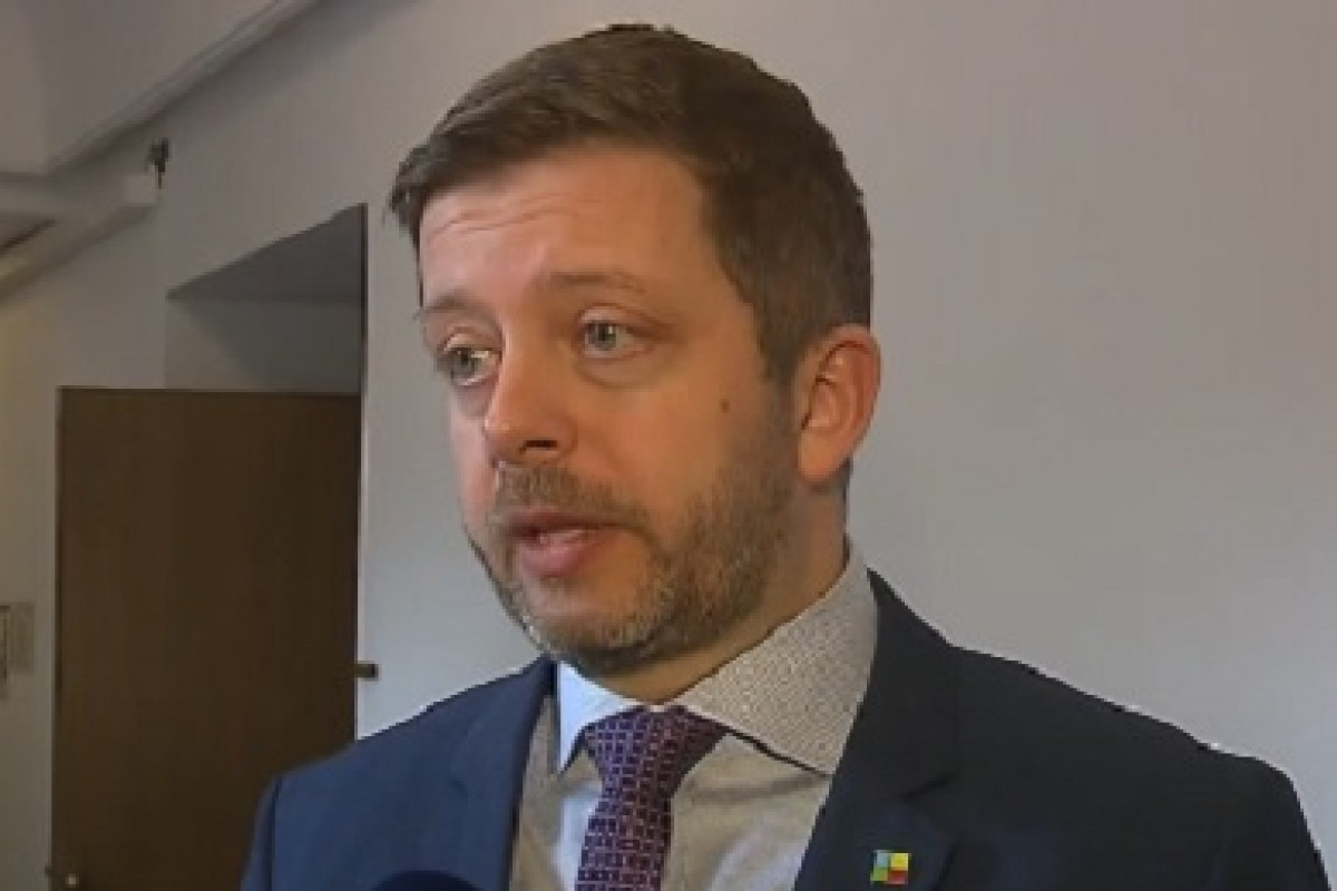 Nová migrační politika. Rakušan jásá, Babiš mluví o zradě Nová migrační politika. Rakušan jásá, Babiš mluví o zradě