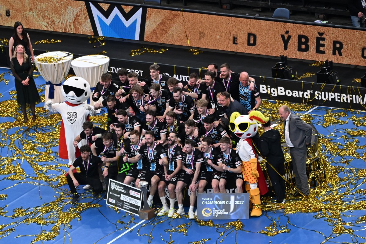 Na florbal přišlo tolik diváků, jako má Tachov obyvatel. Titul má Bolka