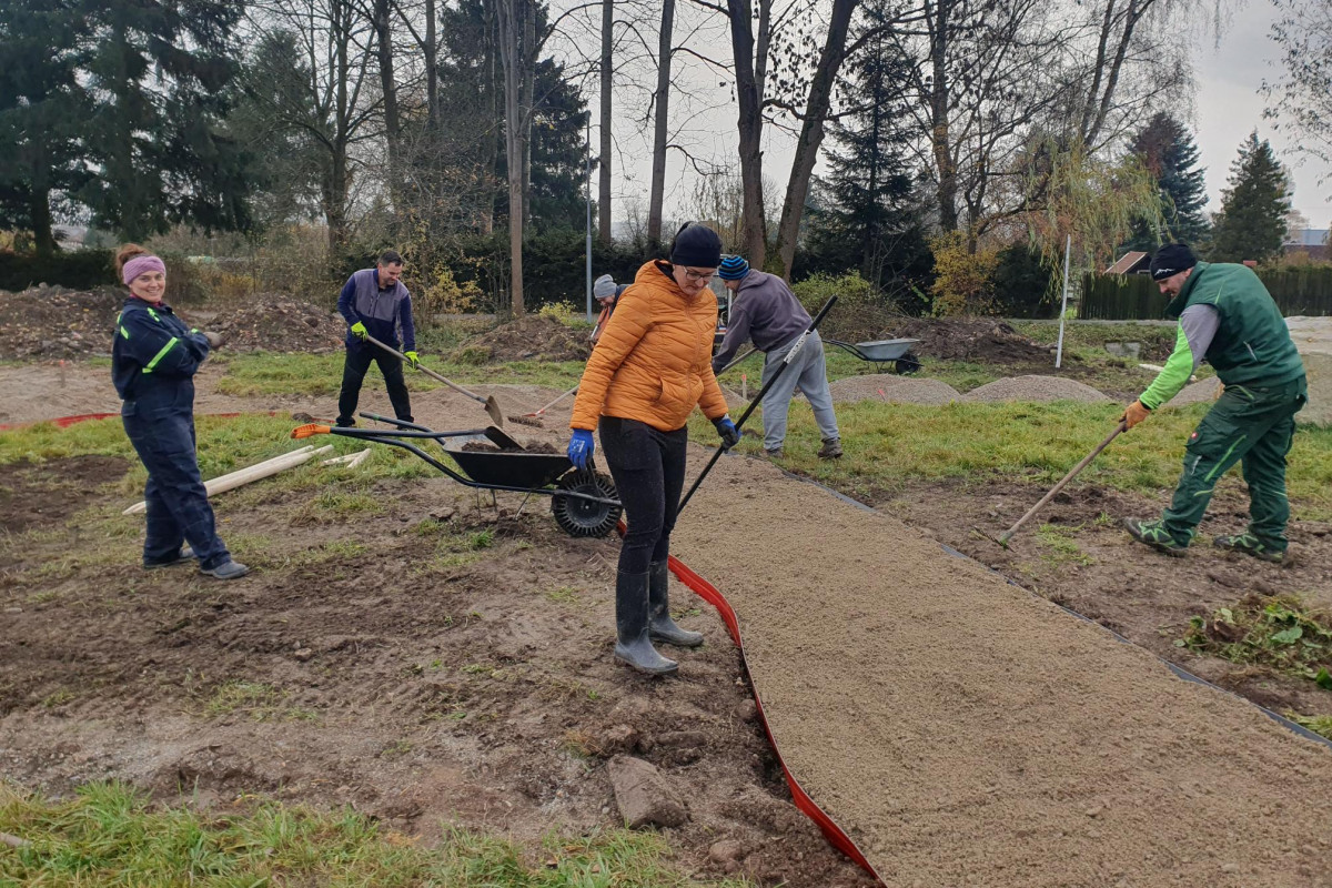 Hroznětínští si zvelebili nevyužívaný obecní pozemek