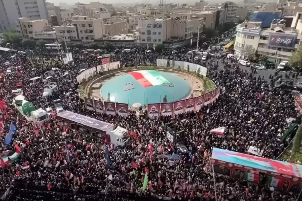 „Opoziční“ Íránci po Trumpových hrozbách se postavili za svou vládu „Opoziční“ Íránci po Trumpových hrozbách se postavili za svou vládu