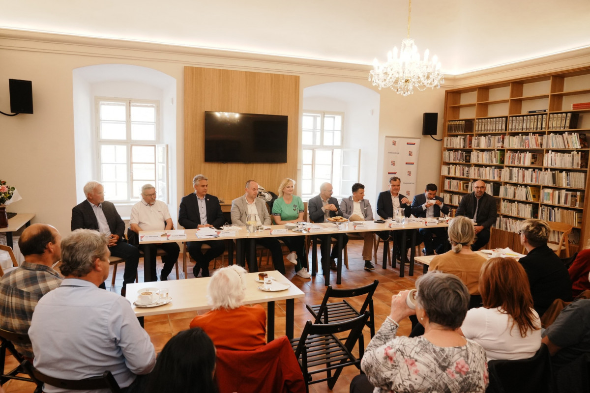 Vedení Středočeského kraje navštívilo Březnici