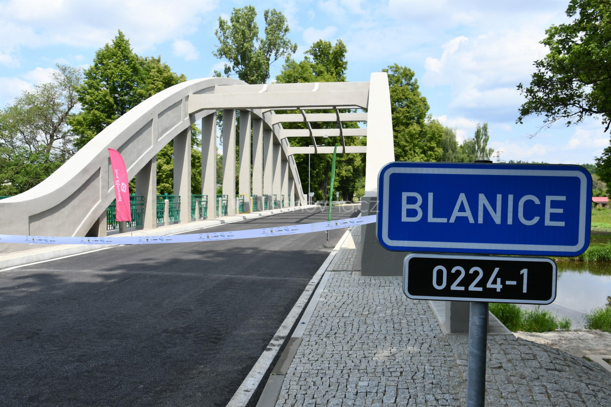 Most přes Blanici ve Vodňanech opět slouží veřejnosti