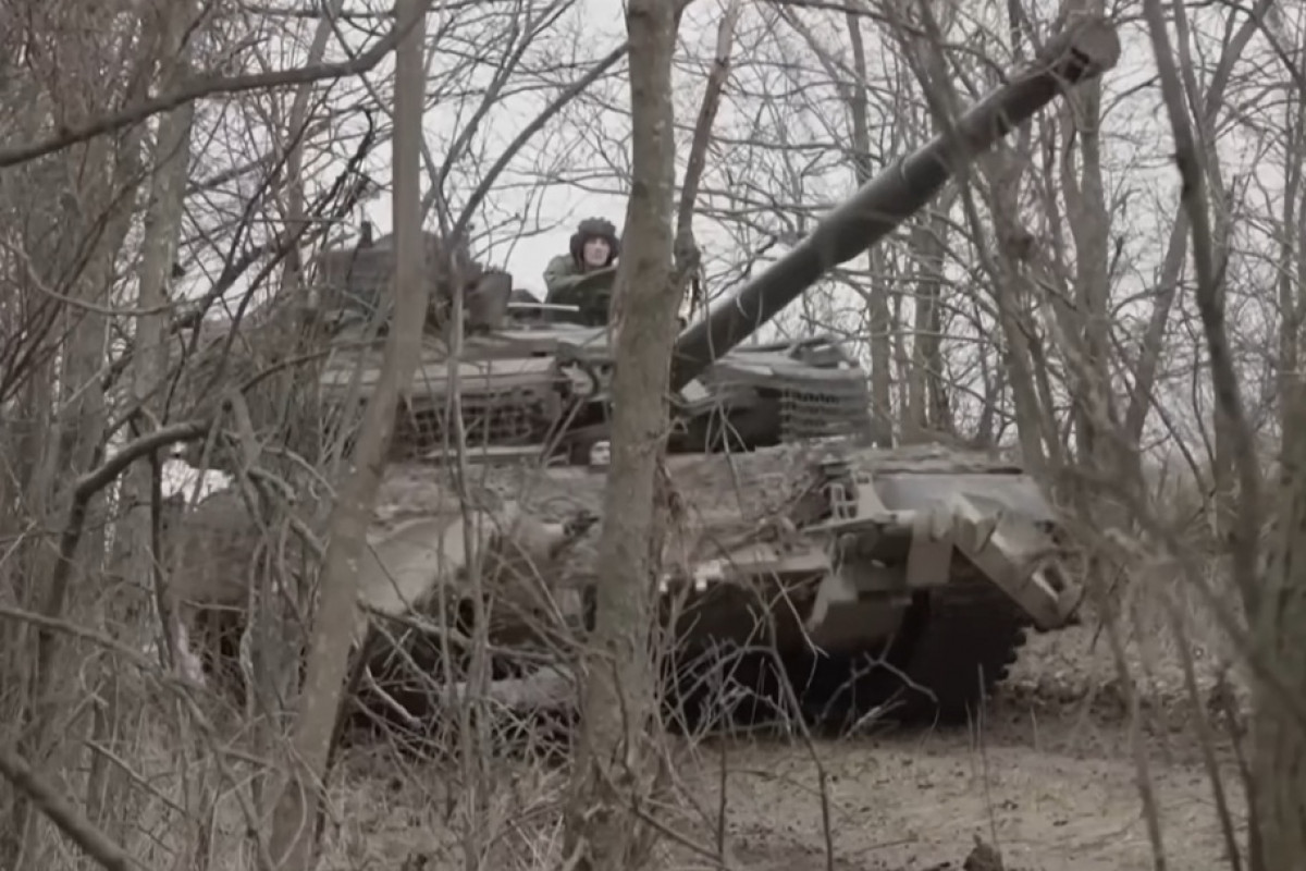 DS: Rusové postoupili poblíž Pokrovska a ve dvou oblastech