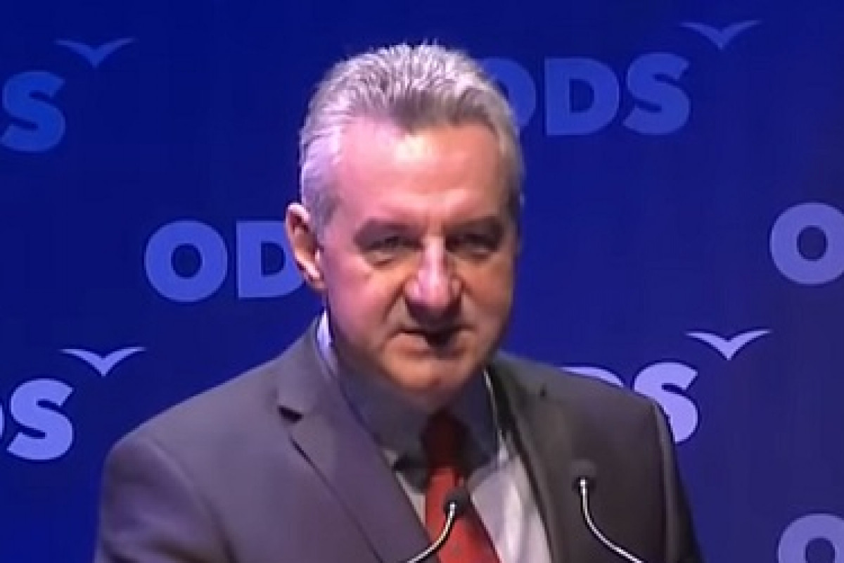 Zahradil odsoudil švejkování části naší politické scény