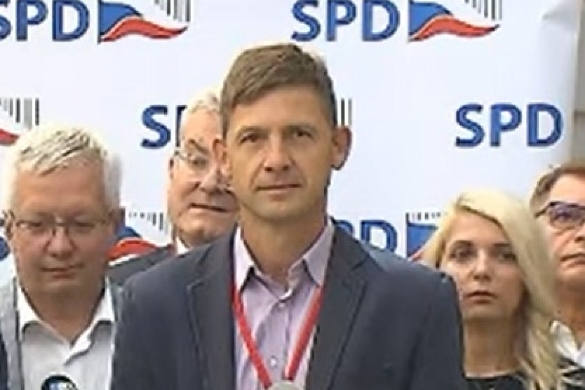 Lídrem kandidátky SPD a Trikolory pro eurovolby je Mach