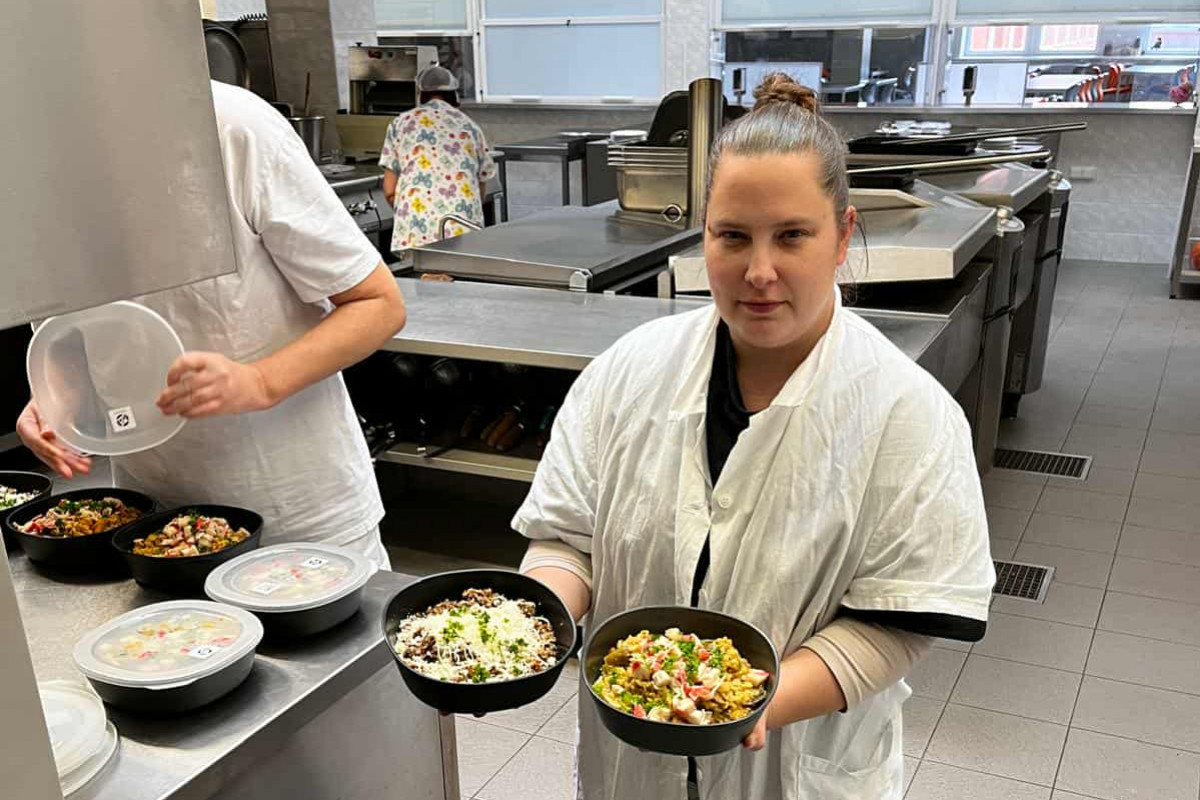 První škola z Prahy 8 se zapojila do projektu Zachraň oběd