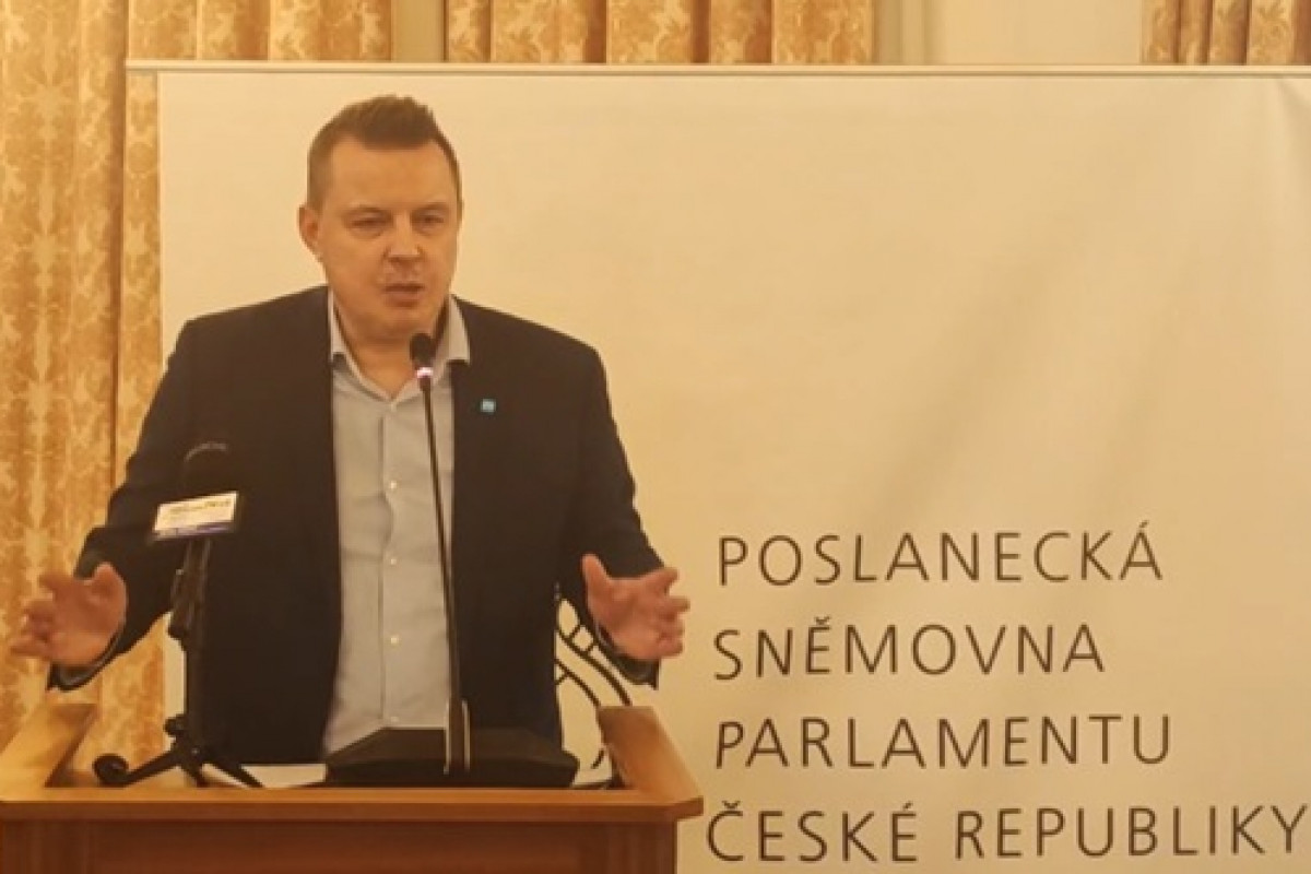 PROdrali se do Sněmovny. Rajchl řešil energie a cenzuru PROdrali se do Sněmovny. Rajchl řešil energie a cenzuru