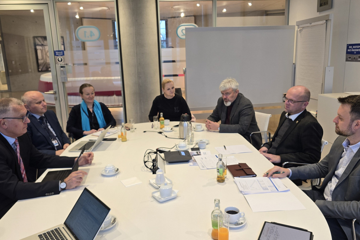 Kraj zvažuje úvěr od Evropské investiční banky