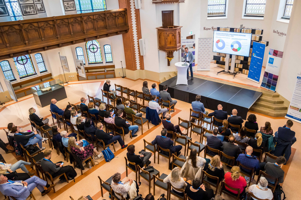 Olomoucká konference ukázala, jak se mění trh práce Olomoucká konference ukázala, jak se mění trh práce