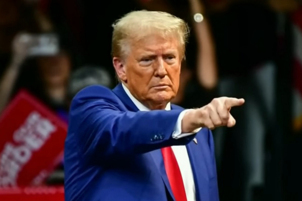 Udělej, co ti řeknu, nebo tě vybombarduju do doby kamenné!