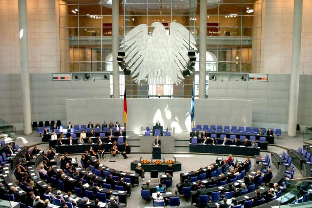 Proč jsou profesionální politici hrozbou demokracie?