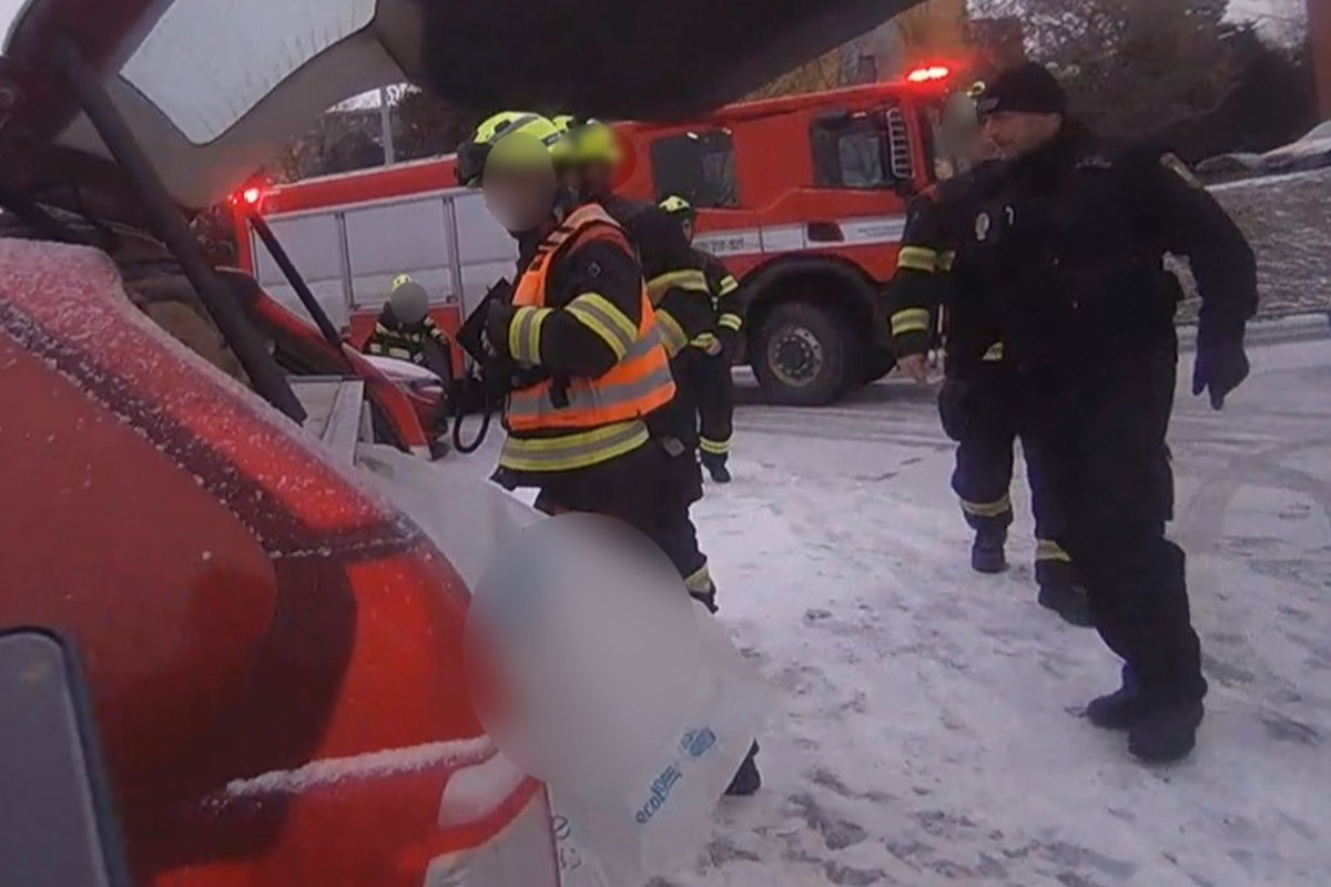 Plzeňští strážníci pomáhali lidem v nesnázích Plzeňští strážníci pomáhali lidem v nesnázích