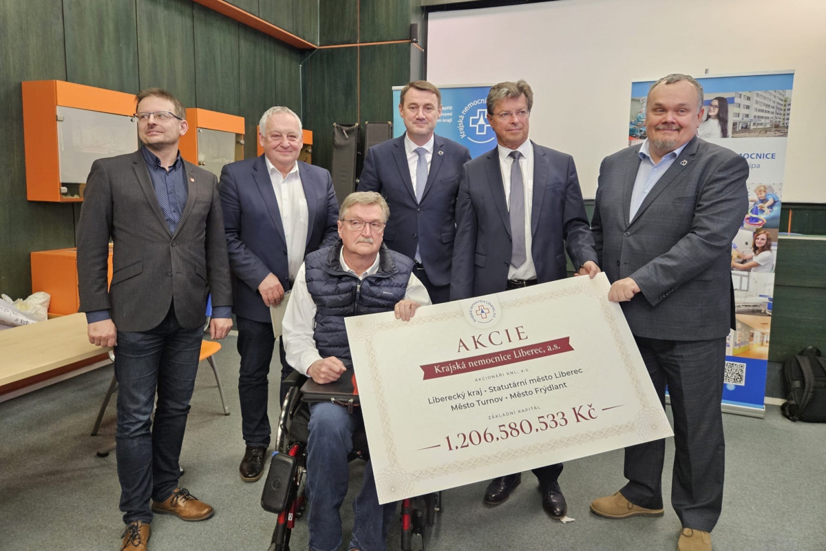 Vlastníci Krajské nemocnice Liberec převzali nové akcie