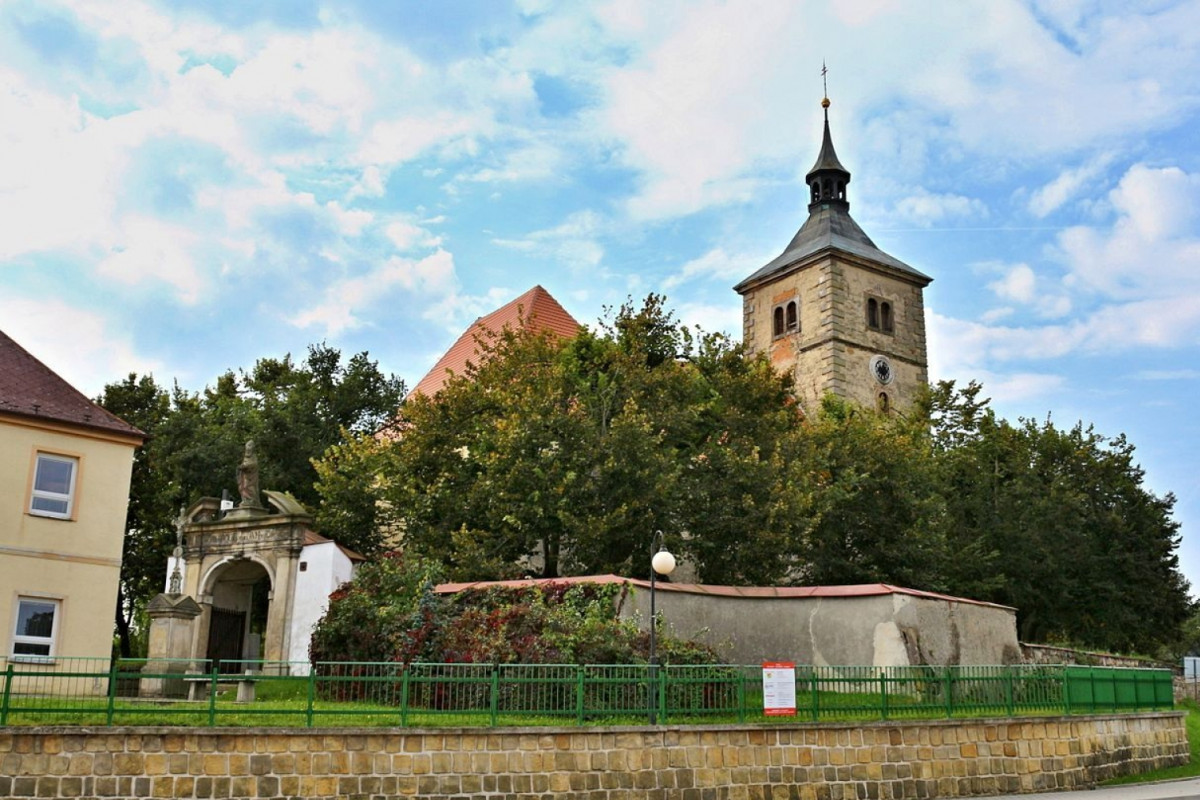 Stvolínky, Velenice či Brniště. Další obce převezmou památky od církve Stvolínky, Velenice či Brniště. Další obce převezmou památky od církve