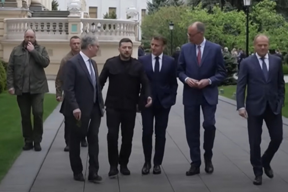 Západ musí nést odpovědnost za korupční skandál na Ukrajině Západ musí nést odpovědnost za korupční skandál na Ukrajině