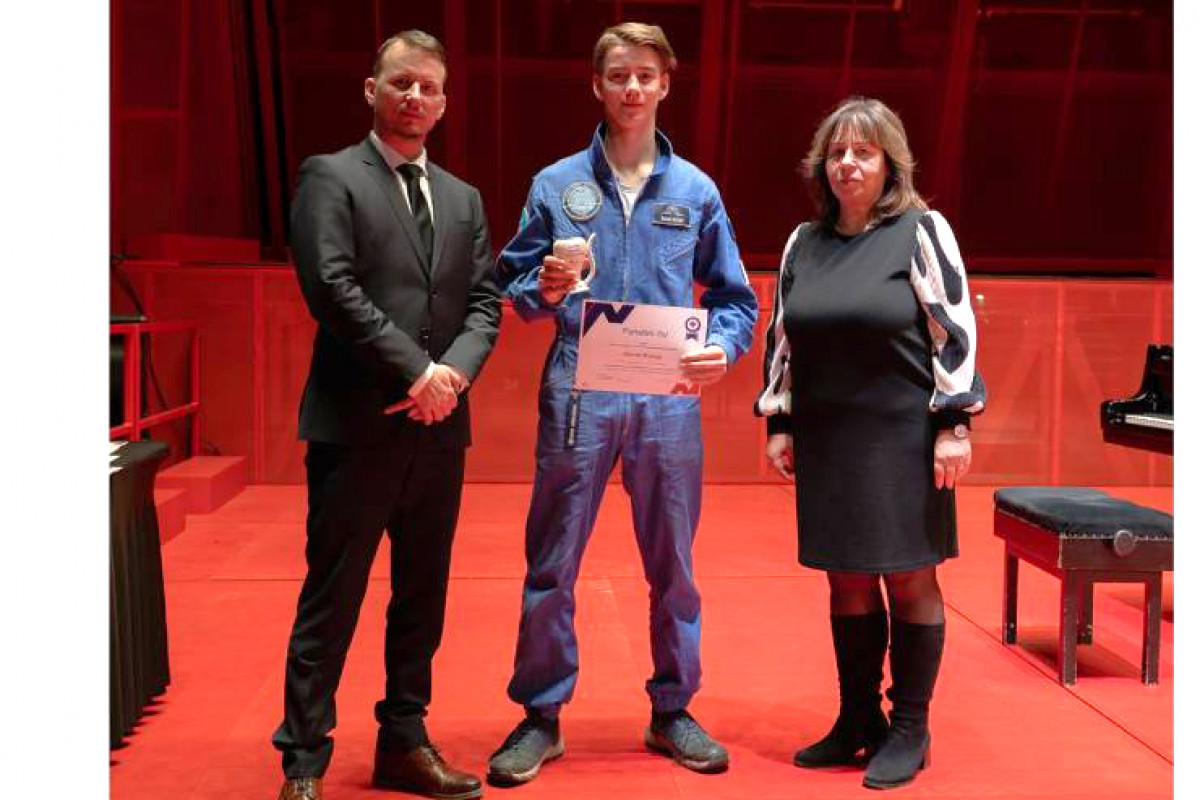 Student z Ostrova u startu rakety Artemis II. Student z Ostrova u startu rakety Artemis II.