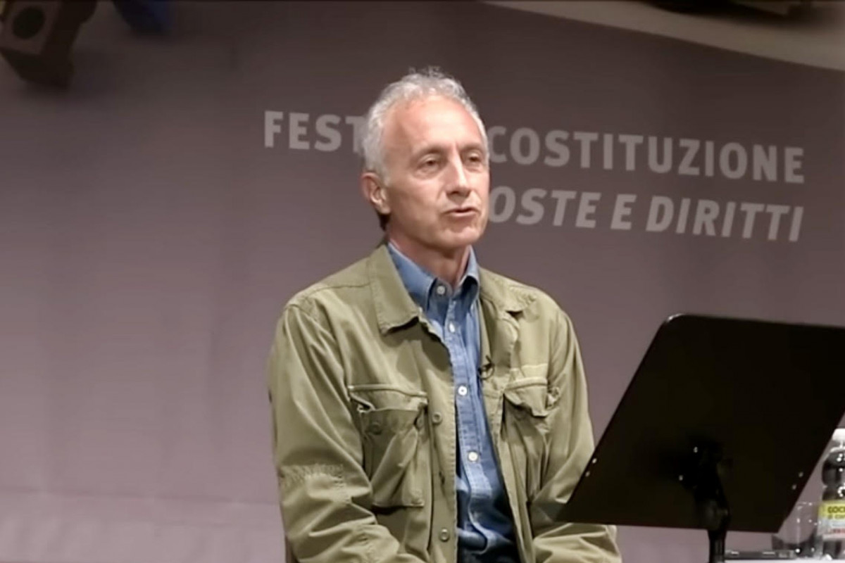 Funeral party. Travaglio o smuteční hostině evropské politiky