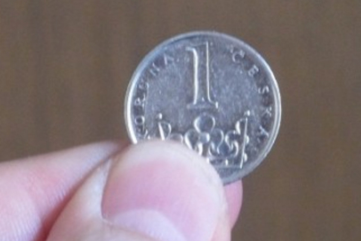 Inflace v dubnu klesla mírně pod dvouprocentní cíl
