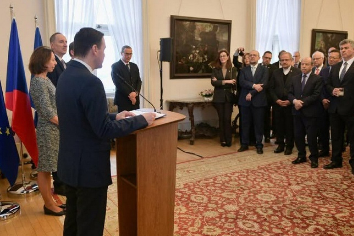 Konec aktivismu v Černínském paláci. Macinka mění kurz Konec aktivismu v Černínském paláci. Macinka mění kurz