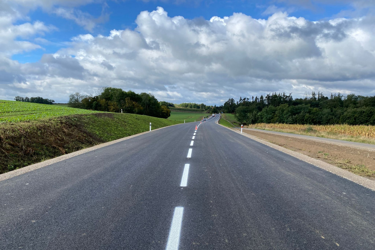 Stavební sezona na krajských silnicích se blíží ke svému závěru Stavební sezona na krajských silnicích se blíží ke svému závěru