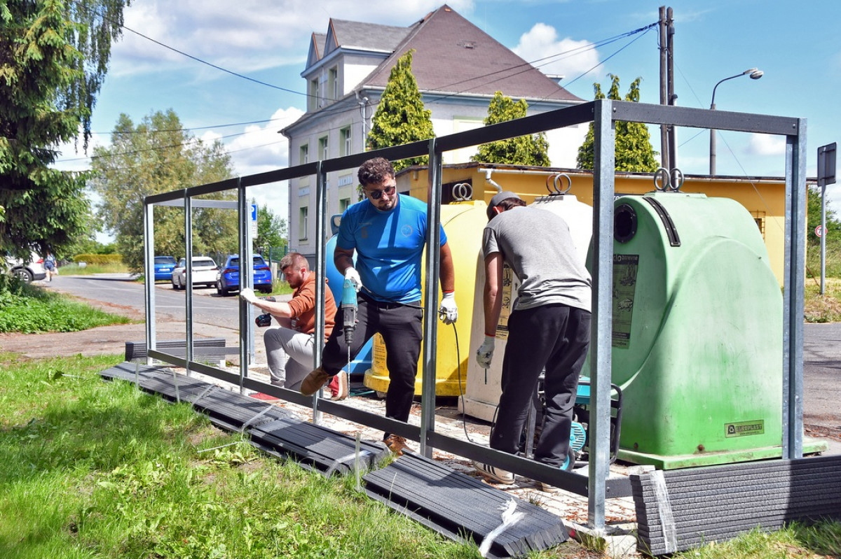 Kontejnery do ohrádek. Bohumín sází na detaily veřejného prostoru Kontejnery do ohrádek. Bohumín sází na detaily veřejného prostoru