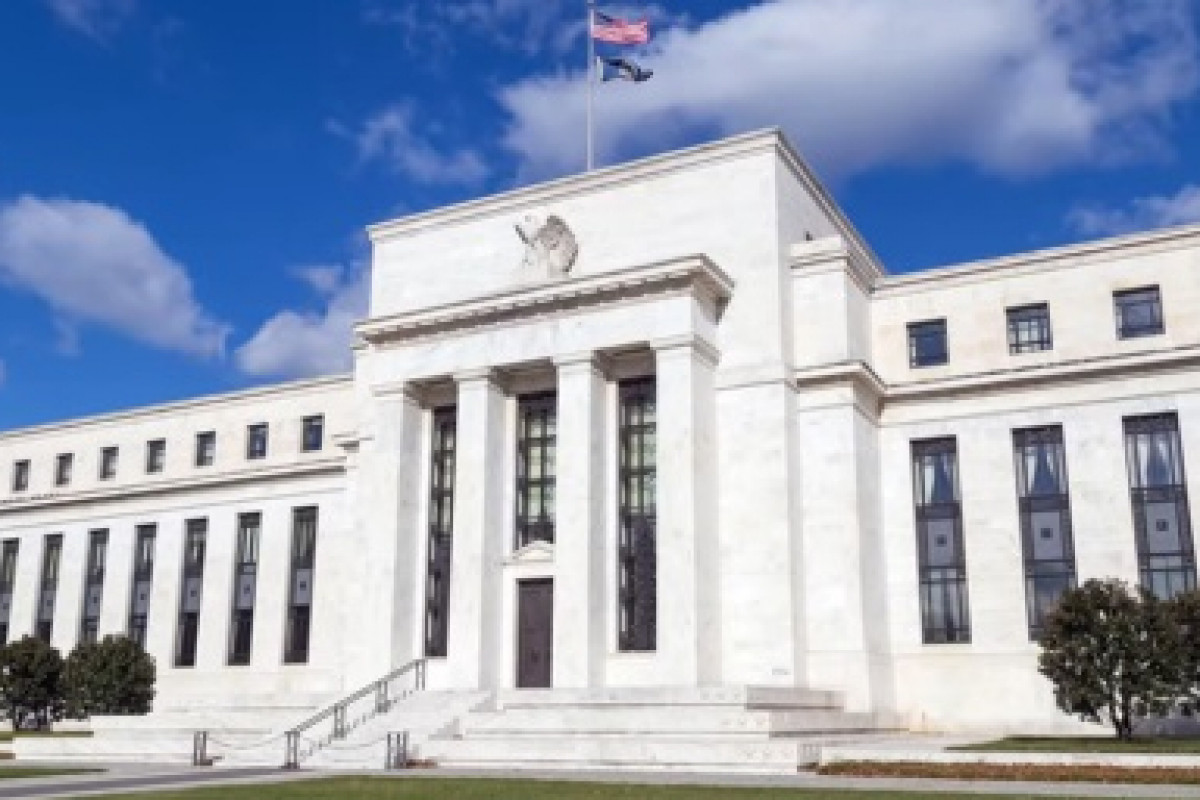 Fed udržuje úrokové sazby. Výhled nejasný