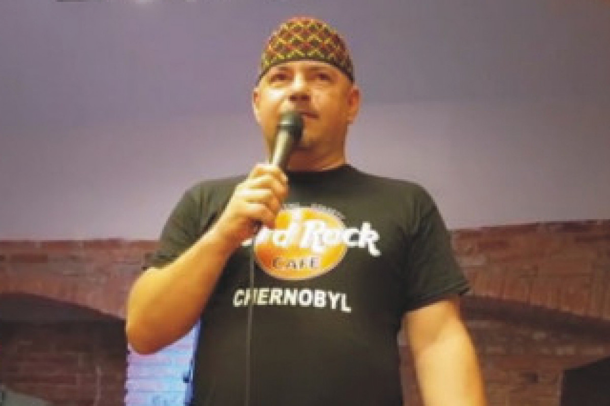 Větvička: Dalši kampaň za nama. Polityci se směju, z lidi kape krev Větvička: Dalši kampaň za nama. Polityci se směju, z lidi kape krev