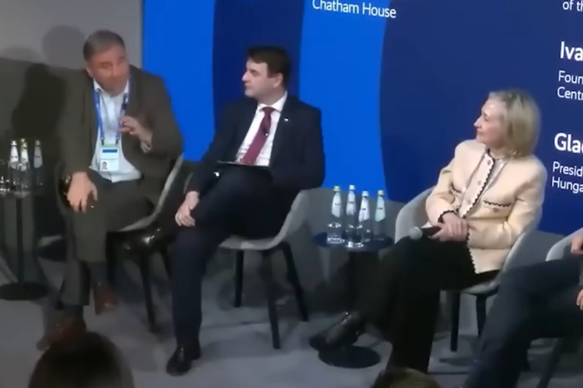 Když panu Macinkovi nadávají, tak asi udělal něco báječně!