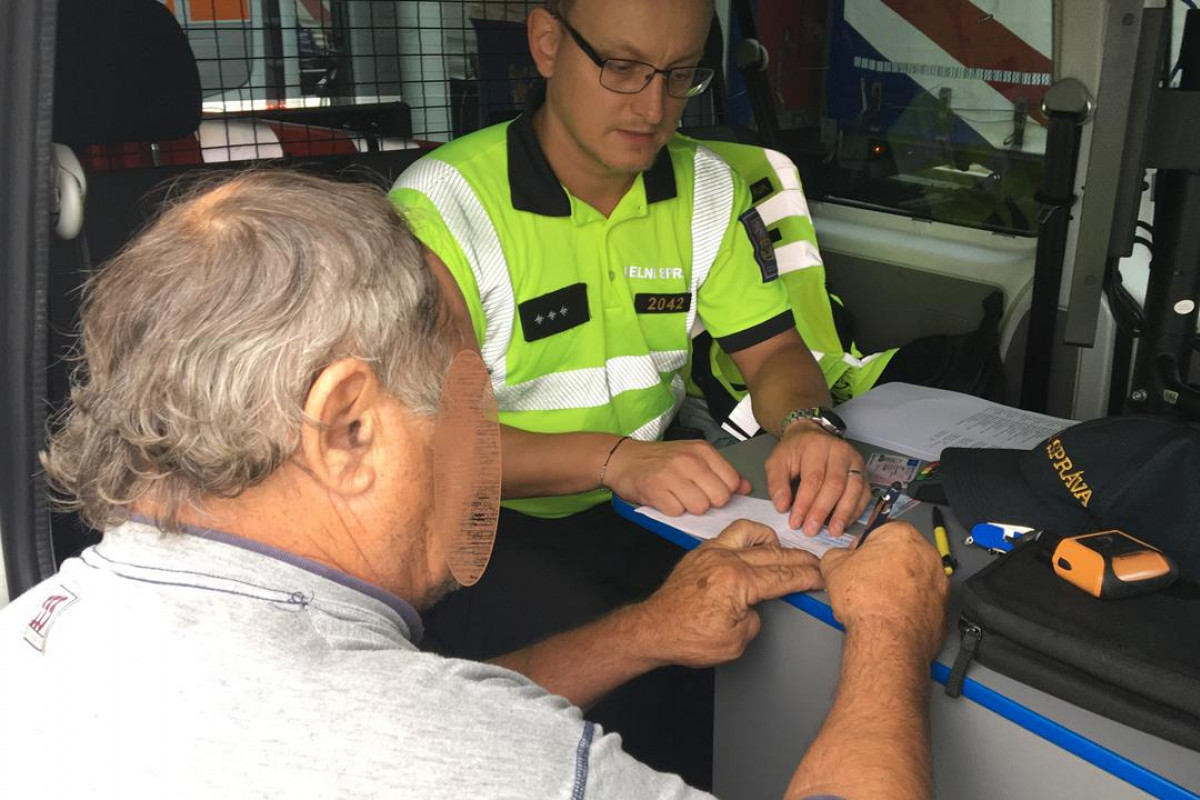 Celníci úspěšně vybírají nedoplatky v terénu