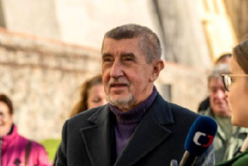 Praha a láska musí zvítězit nad vsí a nenávistí! Jako vážně? Praha a láska musí zvítězit nad vsí a nenávistí! Jako vážně?