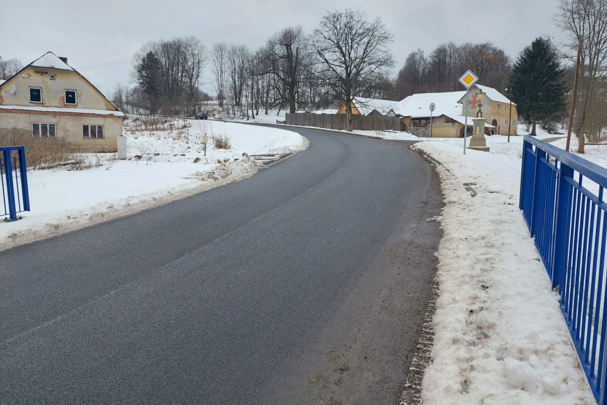 Silnice z Křenova do Pohledů je opravená