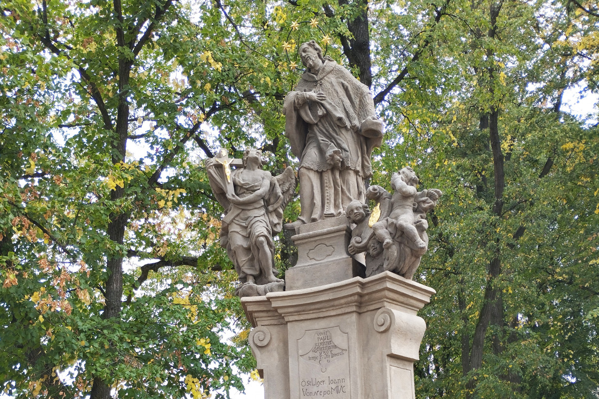 Barokní sousoší sv. Jana Nepomuckého ve Ždírci opět září  v plné kráse Barokní sousoší sv. Jana Nepomuckého ve Ždírci opět září  v plné kráse