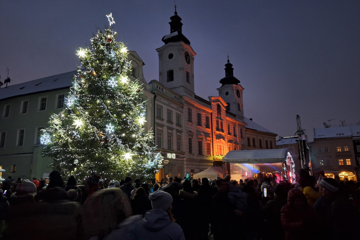 Vánoční stromy na hradecká náměstí dorazí 25. listopadu