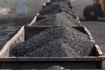 Vstoupilo v platnost embargo na ruské uhlí…