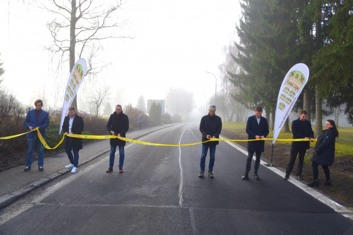 Silnice z Kuřívod na hranici kraje se dočkala rekonstrukce Silnice z Kuřívod na hranici kraje se dočkala rekonstrukce